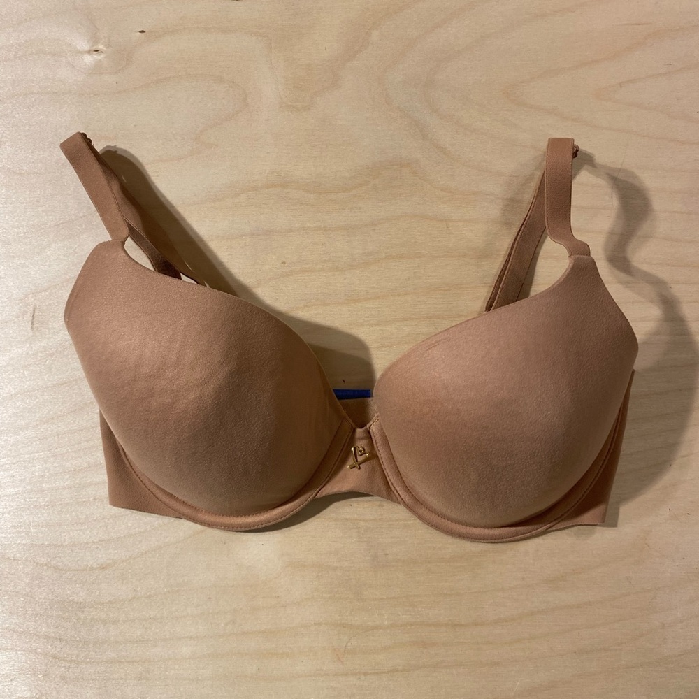 Victoria’s Secrets Women's Tan Underwire Bra 32 DD (NA)